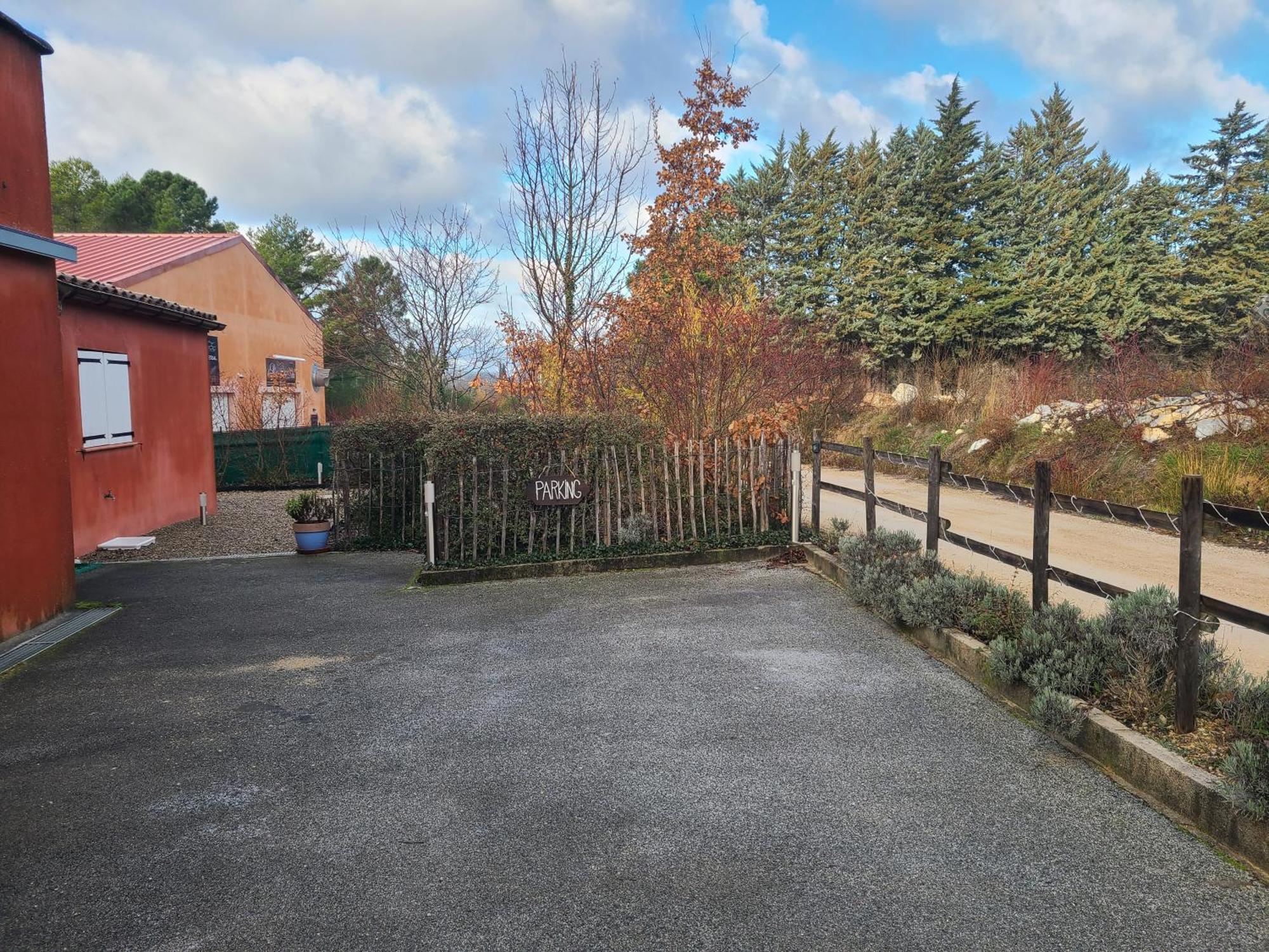 Gite Les Esparrus Villecroze Esterno foto